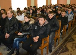На зустріч з адміністрацією університету, деканами факультетів, керівниками структурних підрозділів завітало близько 400 випускників шкіл, студентів технікумів і коледжів та їх батьків